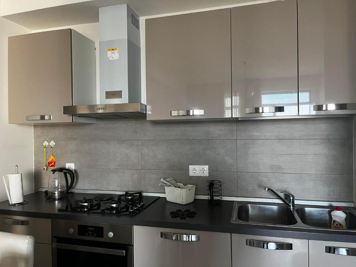 Sol'S M2 White Modern Apartments Тбілісі Екстер'єр фото