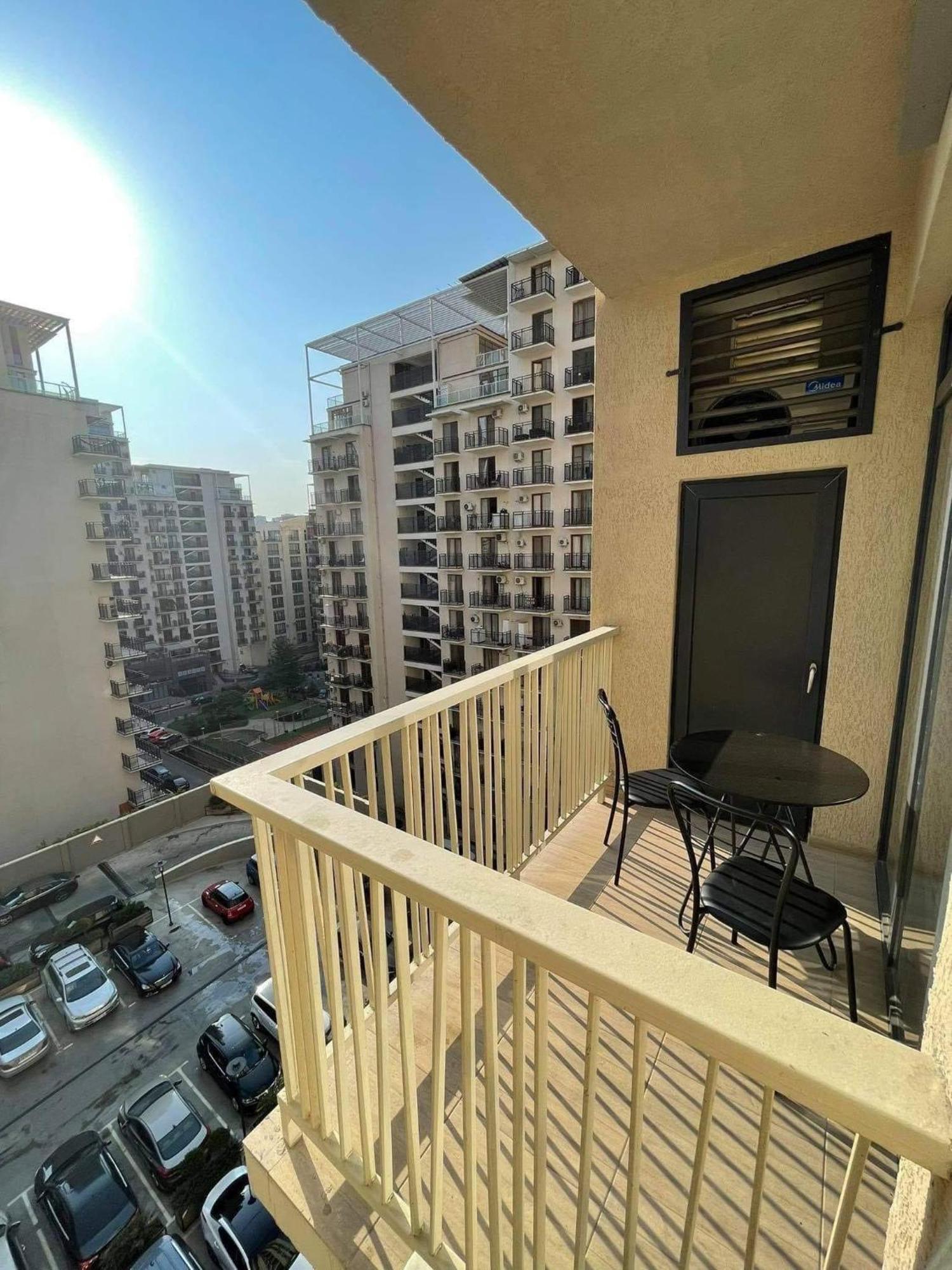 Sol'S M2 White Modern Apartments Тбілісі Екстер'єр фото