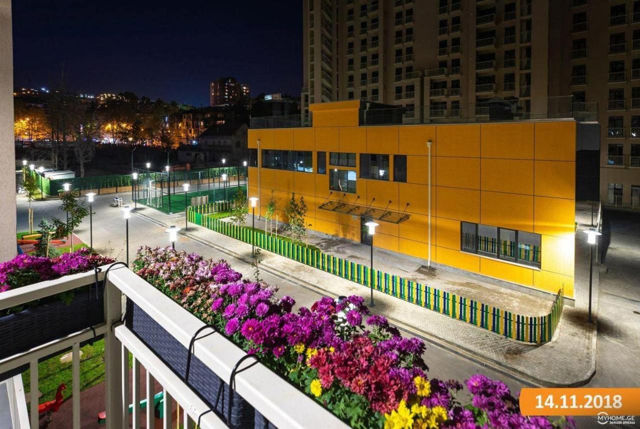 Sol'S M2 White Modern Apartments Тбілісі Екстер'єр фото